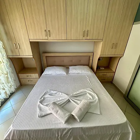 Lungomare Cozy Apartment *